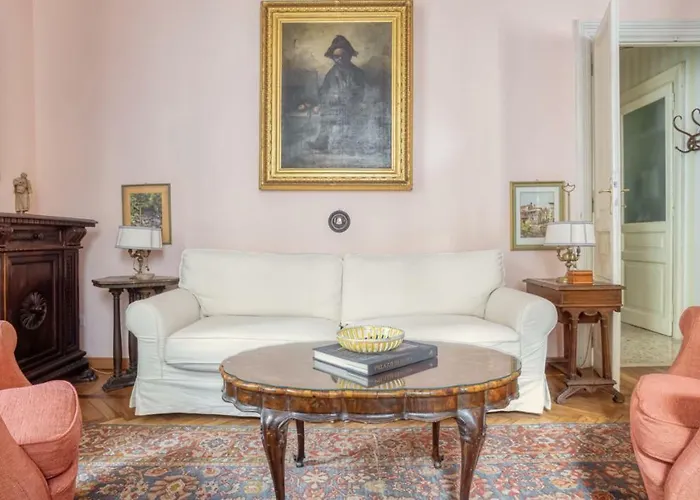 Nizza Bourgeois Family Roma